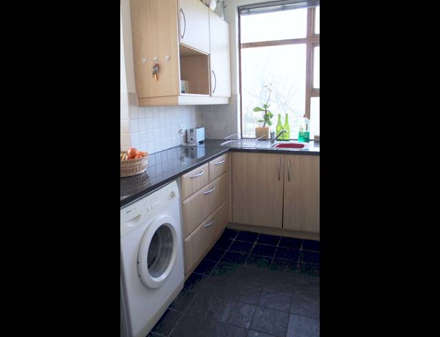 2 bed property to rent in ROSEBANK